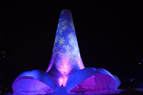 Ada Menara dari Es Tertinggi Dunia di Tiongkok